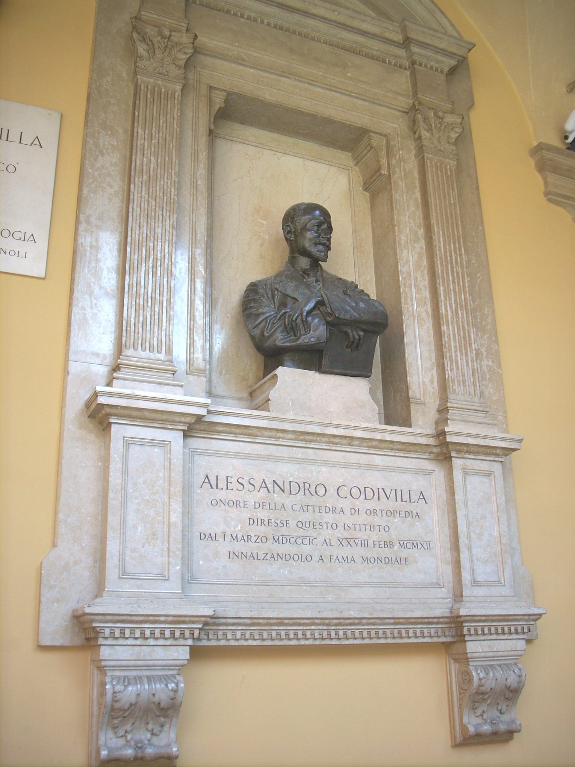 Alessandro Codivilla's monument, Istituto Ortopedico Rizzoli, Bologna (1).JPG